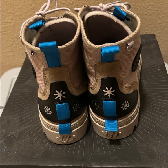 Palladium Destiny Pampa Witch Queen size 12 EUC in box Dune color - Picture 3 of 7